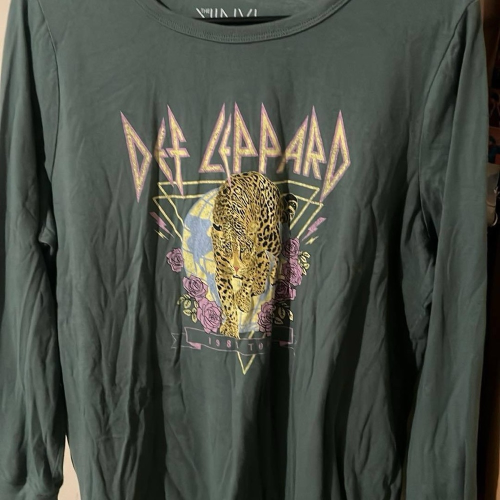 Green def leopard Graphic Long Sleeve Shirt